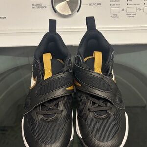 Nike Kids Black and Gold Sneakers